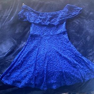 Off-the-shoulder Blue Lace Dress